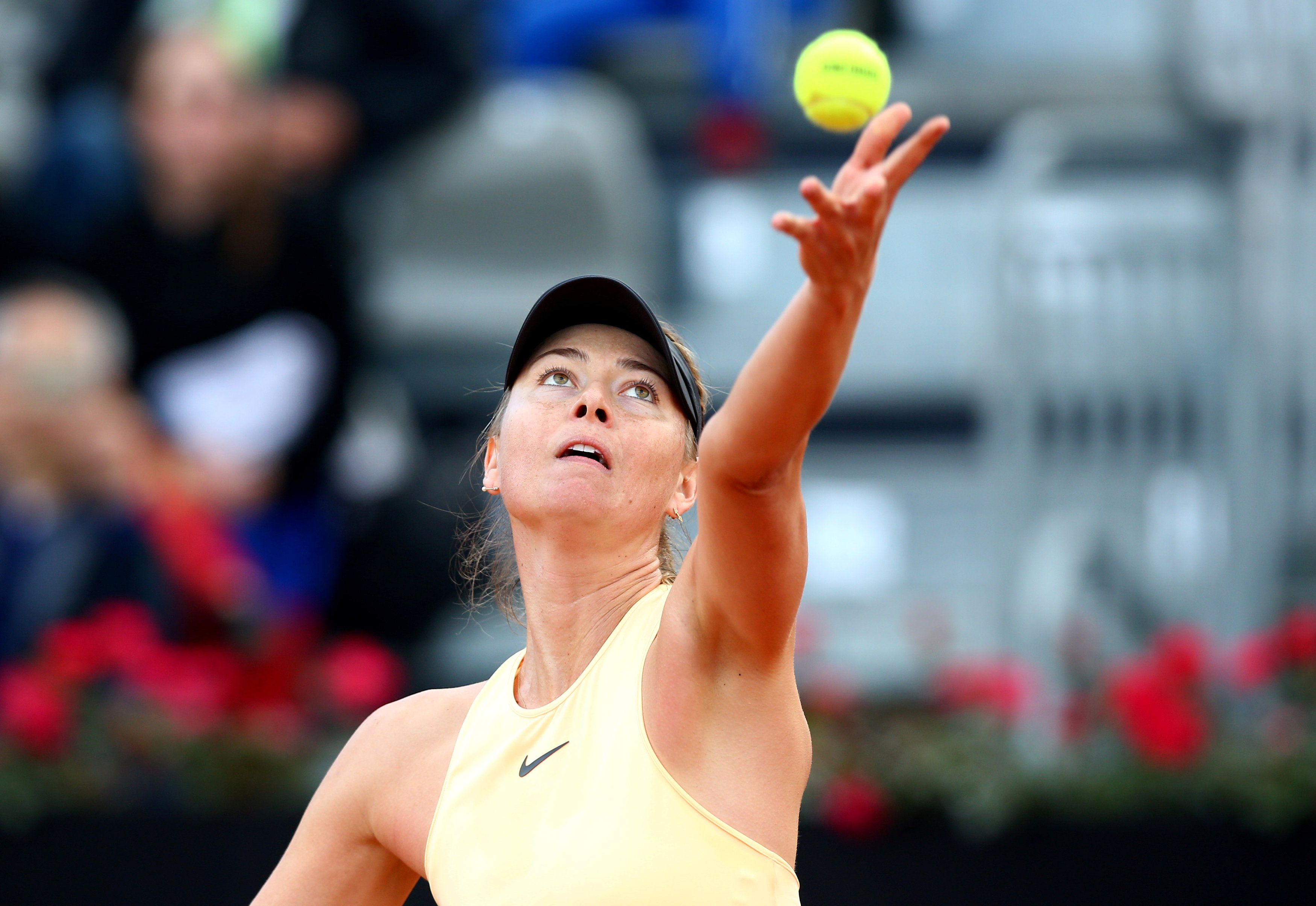 开云网页版登录入口-莎拉波娃在巴塞罗那比赛中战术调整，出色防守引发热议！-开云网页版登录入口